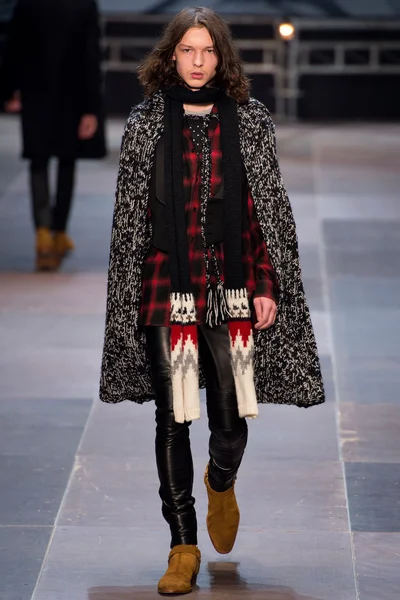 Look 13